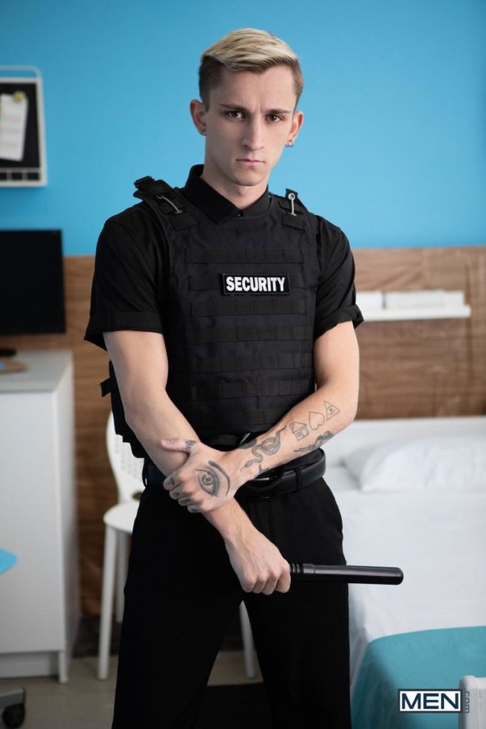 Young security guard Theo Brady smooth hole bare fucked sexy muscle dude Gabriel Clark at Men 3 porno gay pics 683x1024 - Gabriel Clark, Theo Brady